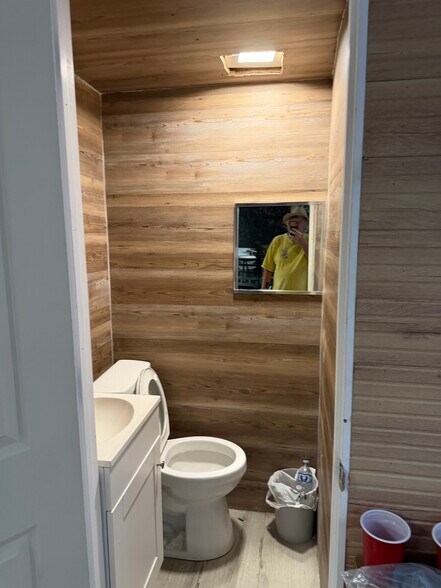 More Photos Of 1880 Elsa St, Naples Flex For Lease