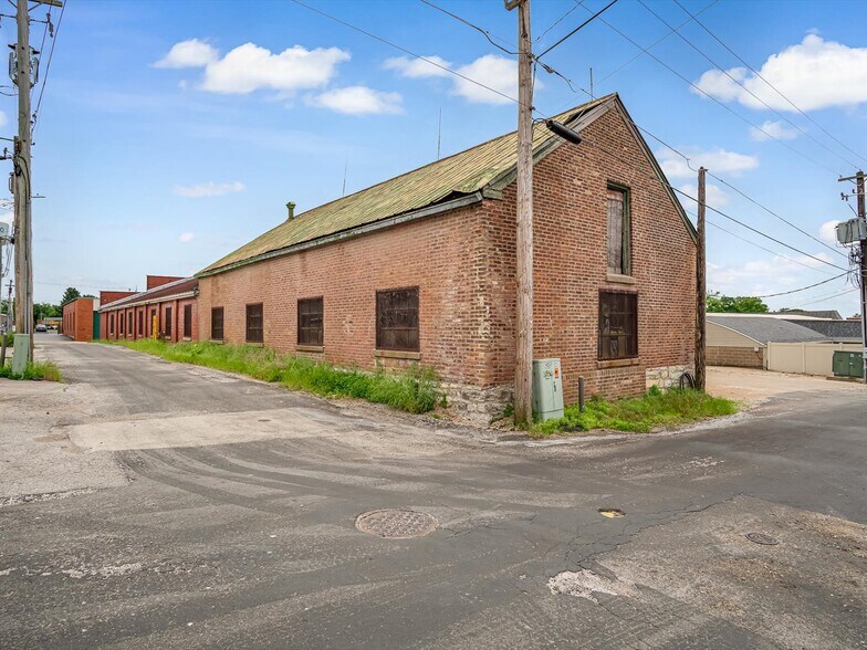 More Photos Of 111 W 3rd St, Waterloo Freestanding For Sale