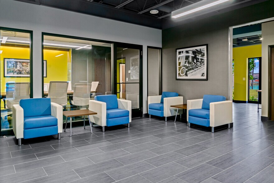 More Photos Of 210 W Tienken Rd, Rochester Hills Medical For Lease