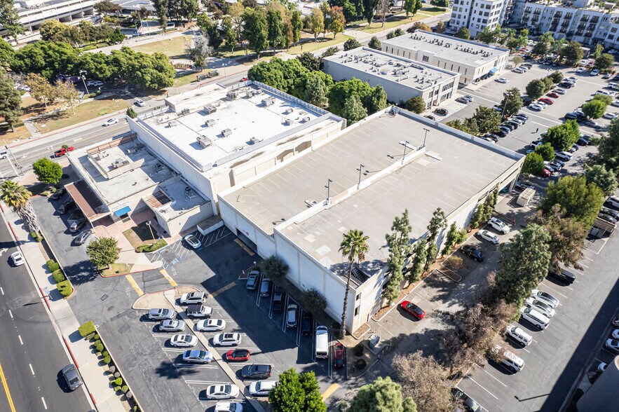 More Photos Of 1530 W West Covina Pky, West Covina Health Club For Lease