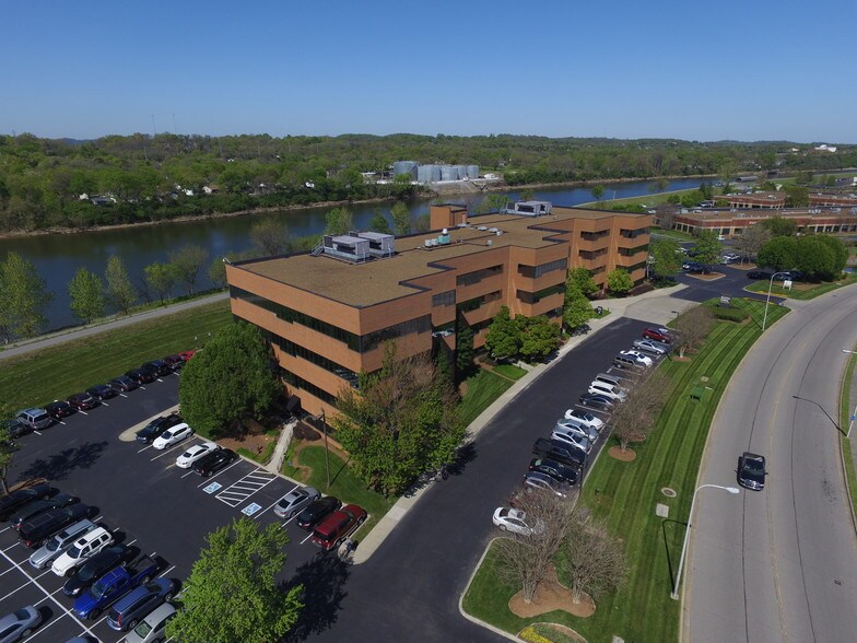 More Photos Of 545 Mainstream Dr, Nashville Office For Lease