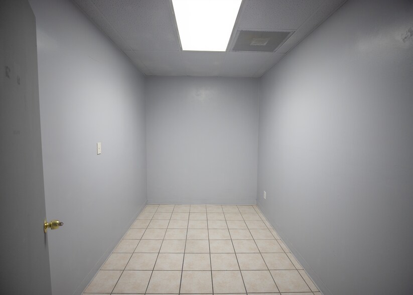 More Photos Of 922 S Atlantic Blvd, East Los Angeles Office For Sale