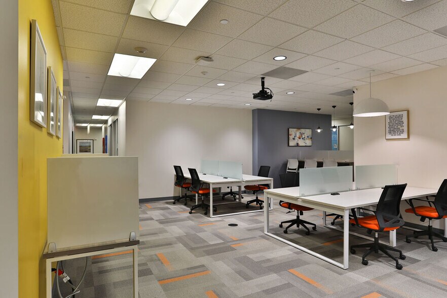 More Photos Of 8609 Westwood Center Dr, Vienna Coworking Space