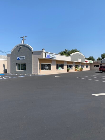 More Photos Of 9353 Greenback Ln, Orangevale Freestanding For Lease