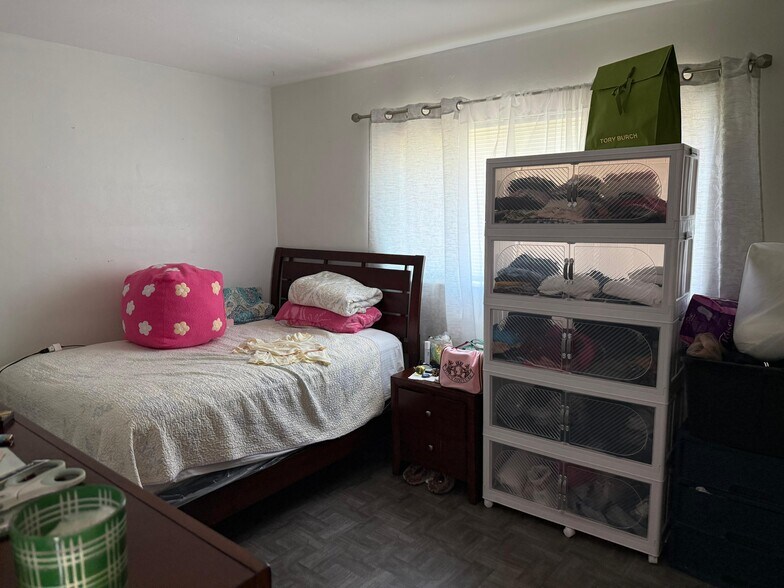 More Photos Of 1927- 1929 Roosevelt st, Hollywood Apartments For Sale