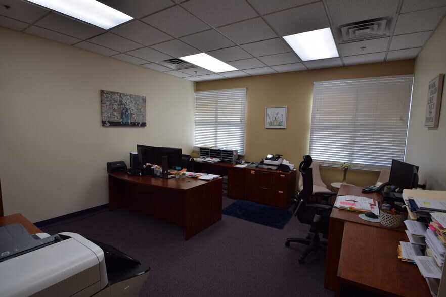 More Photos Of 199 N Arroyo Grande Blvd, Henderson Office For Lease