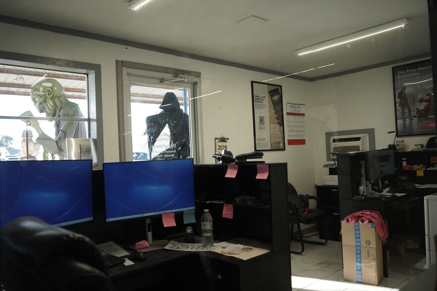 More Photos Of 300 N Main Ave, Big Lake Auto Dealership For Sale