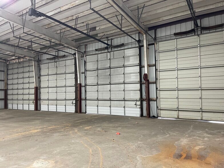 More Photos Of 1222 Frankie St, Houston Warehouse For Lease