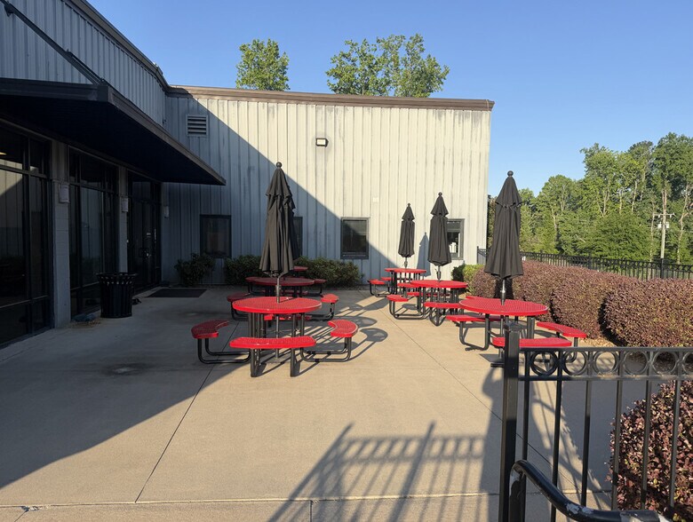 More Photos Of 1511 S Batesville Rd, Greer Unknown For Lease
