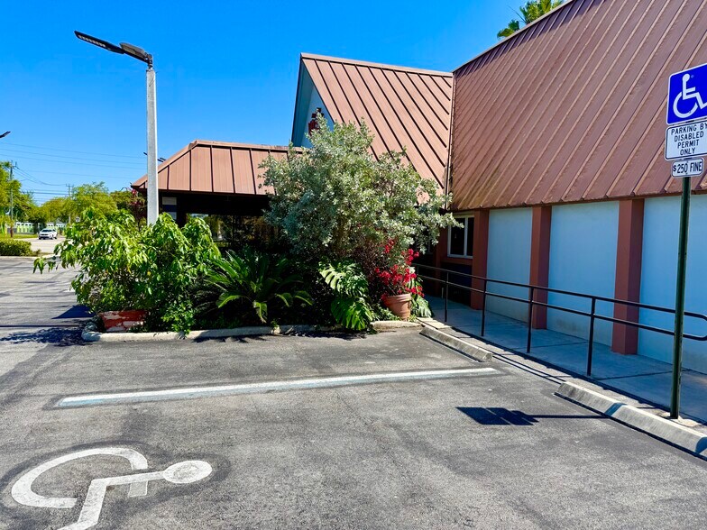 More Photos Of 1821 N State Road 7, Margate Restaurant For Sale