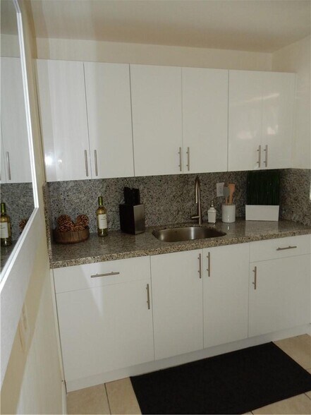 More Photos Of 231 SW 15th St, Pompano Beach Apartments For Sale