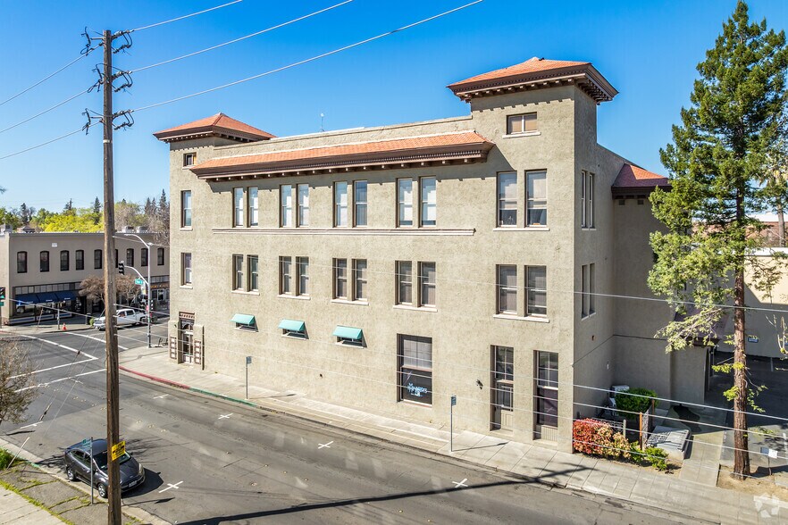 More Photos Of 723 Main St, Woodland Loft Creative Space For Lease