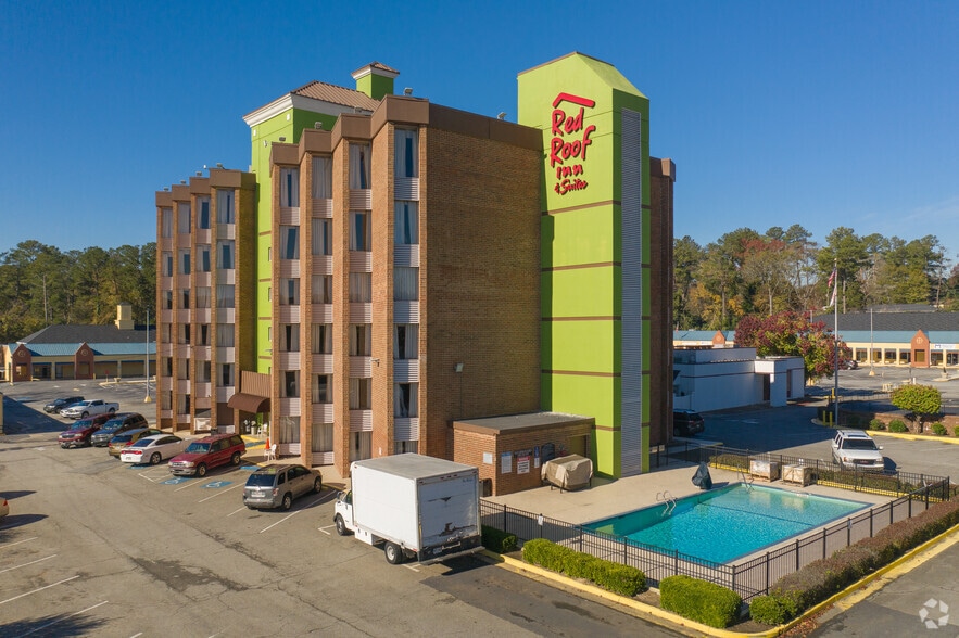 Primary Photo Of 2720 Riverside Dr, Macon-Bibb Hotel For Sale