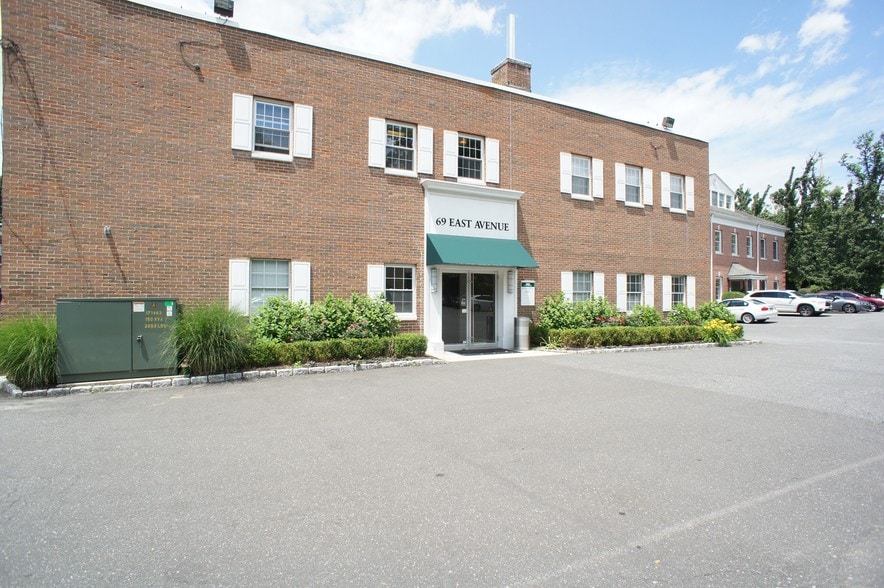 More Photos Of 69 East Ave, Norwalk Medical For Lease