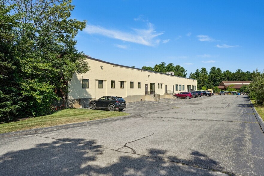 More Photos Of 21 Alpha Rd, Chelmsford Light Manufacturing For Lease
