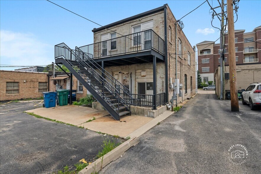 More Photos Of 4958 Main St, Downers Grove Office Residential For Lease
