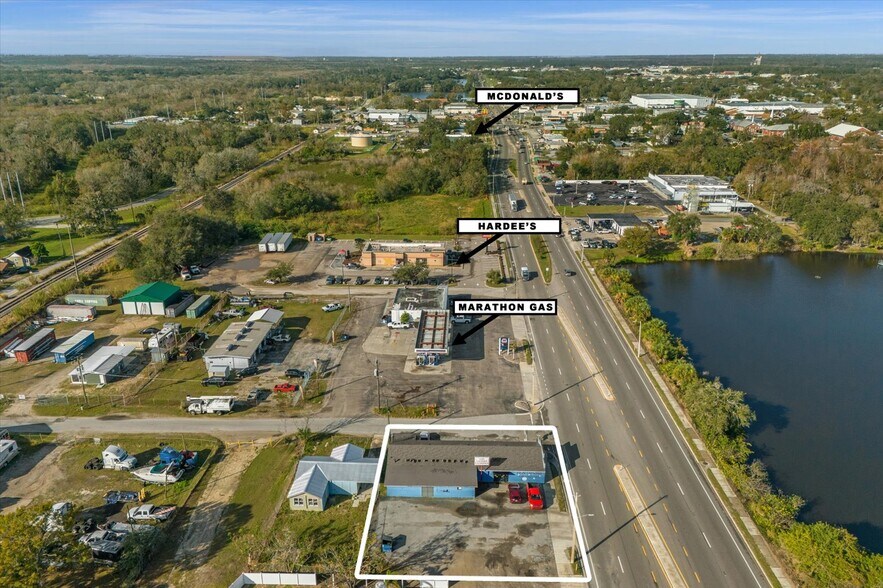 More Photos Of 701 E Canal St, Mulberry Convenience Store For Sale