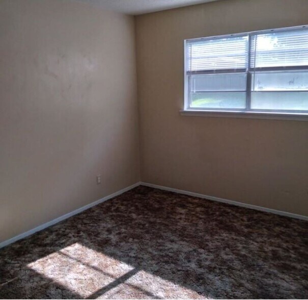 More Photos Of 1007 Richey Dr, Gladewater Apartments For Sale