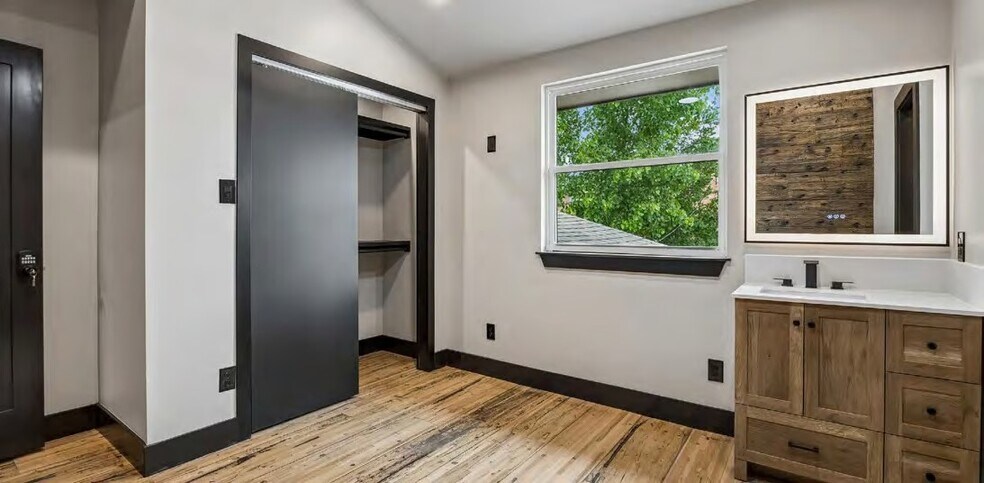 More Photos Of 3414 Asbury St, Dallas Specialty For Sale