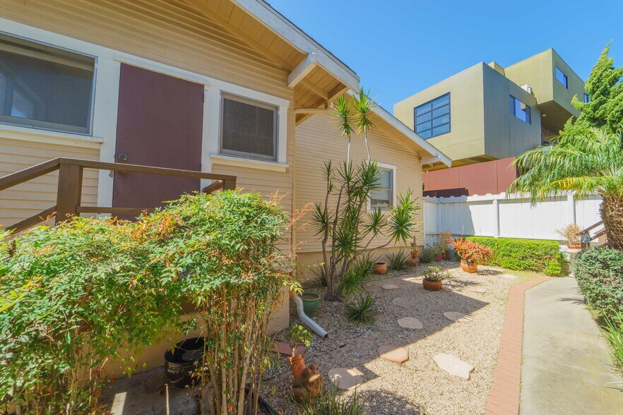 More Photos Of 1714 Robinson Ave, San Diego Apartments For Sale