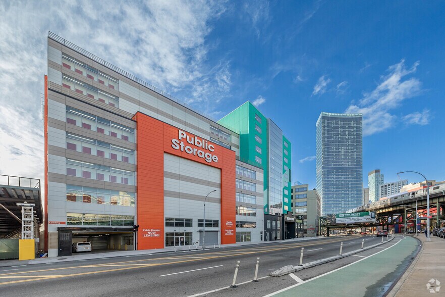 Primary Photo Of 3108 Northern Blvd, Long Island City Showroom For Sale