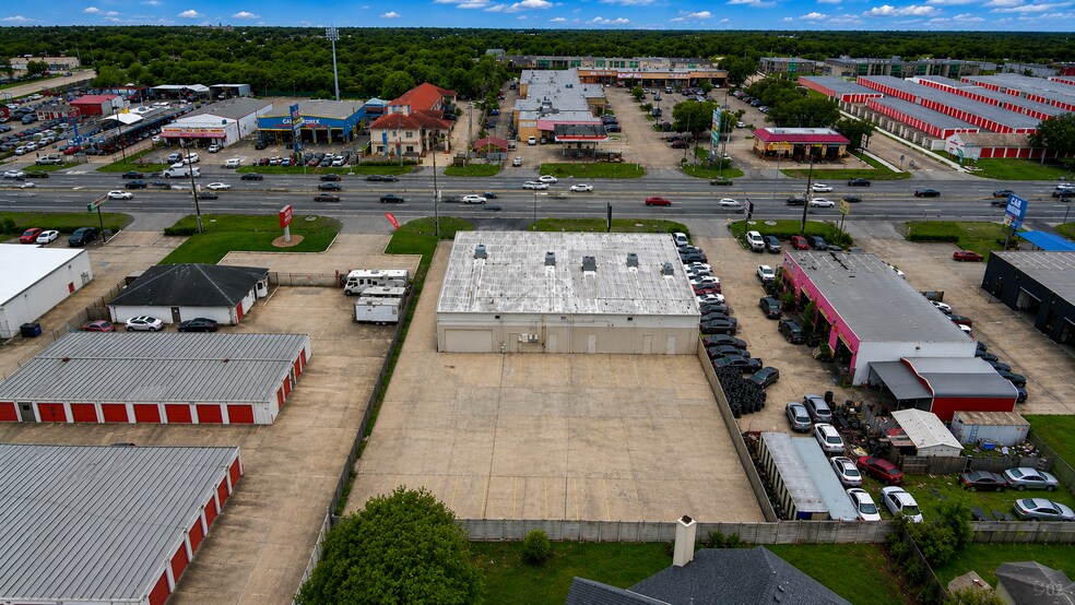 More Photos Of 7850 Highway 6 S, Houston Freestanding For Lease