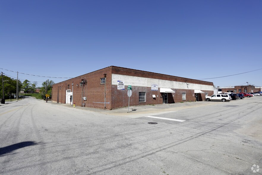 More Photos Of 520 Maple St, Gainesville Warehouse For Lease