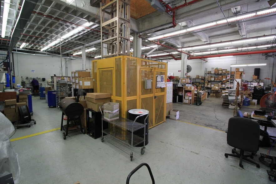More Photos Of 501 Sumner St, Honolulu Warehouse For Sale