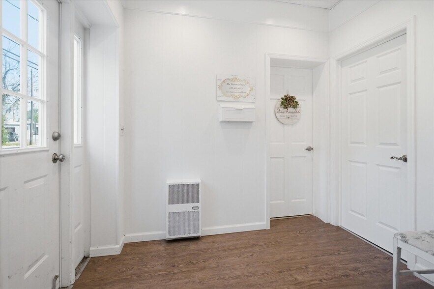 More Photos Of 33 Candee Ave, Sayville Medical For Lease