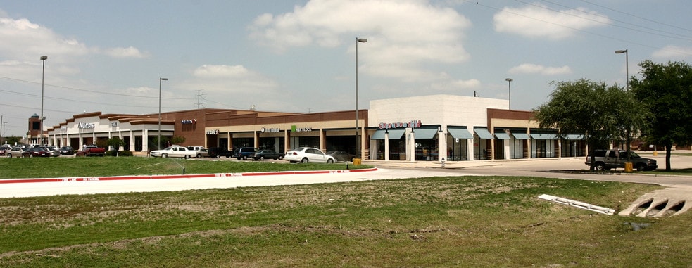 More Photos Of 3046 Lavon Dr, Garland General Retail For Lease