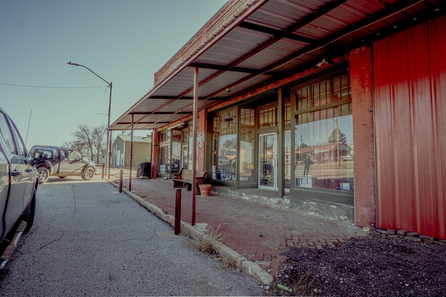 More Photos Of 103 N. Clarady, Wanette Industrial For Sale