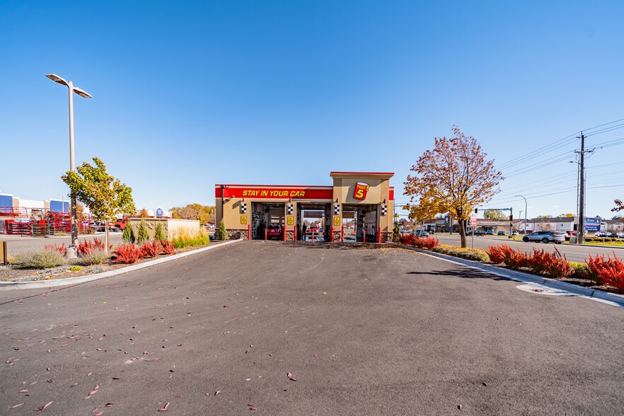 More Photos Of 875 E 17th St, Idaho Falls Service Station For Sale
