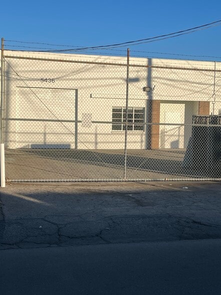 More Photos Of 5436 Cleon Ave, North Hollywood Warehouse For Lease