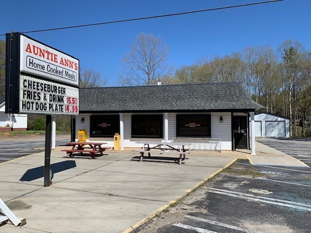 Primary Photo Of 203 Farrs Bridge Rd, Pickens General Retail For Sale