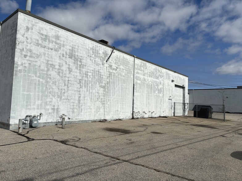 More Photos Of 33 Plan Way, Warwick Warehouse For Lease