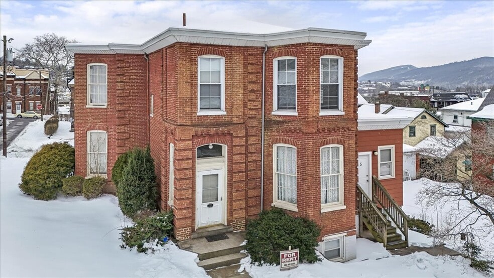 More Photos Of 229 E Union St, Cumberland Apartments For Sale