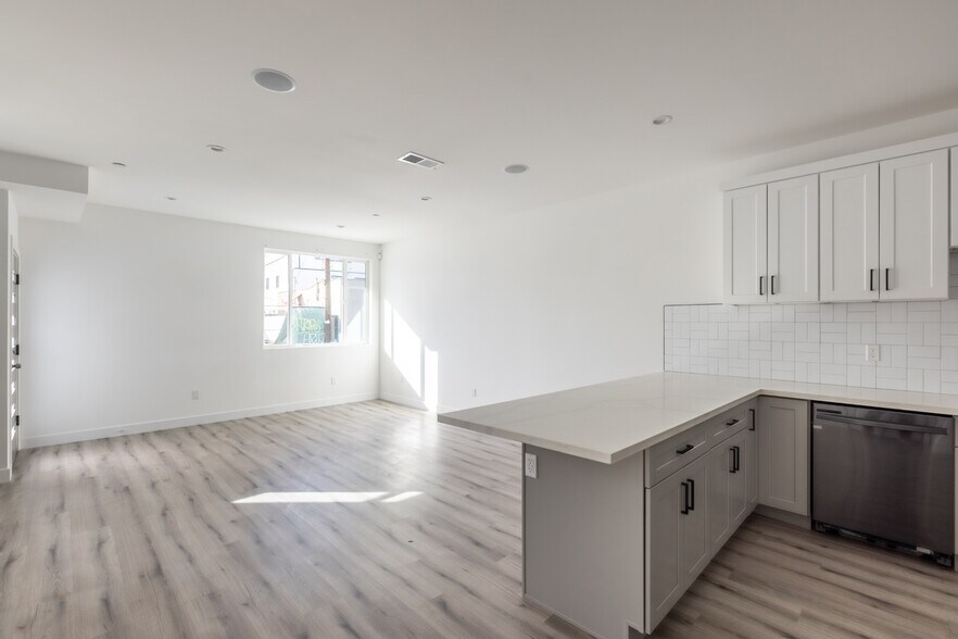 More Photos Of 10857 Morrison St, North Hollywood Apartments For Sale