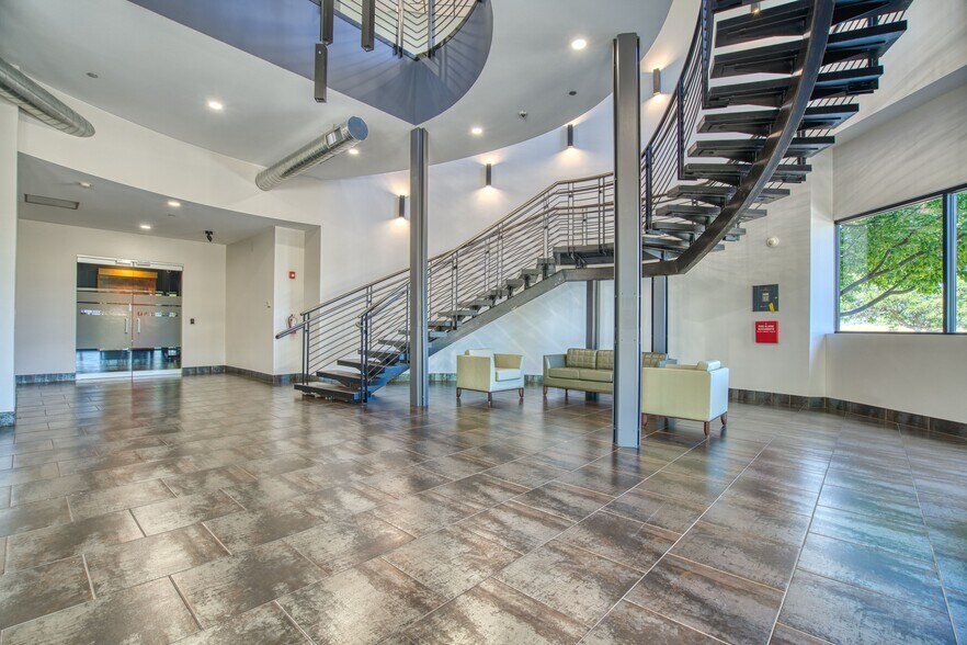 More Photos Of 6000 Spine Rd, Boulder Research And Development For Lease