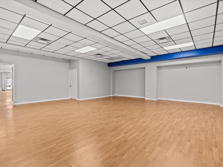 More Photos Of 61 W Central Ave, Lake Wales Flex For Sale