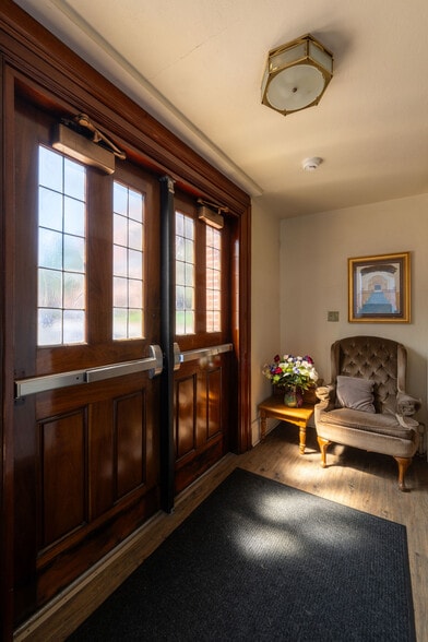 More Photos Of 12 W 5th St, Covington Religious Facility For Sale