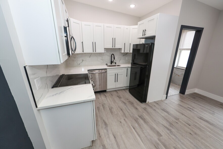 More Photos Of 3565 Kensington Ave, Philadelphia Storefront Retail Residential For Sale