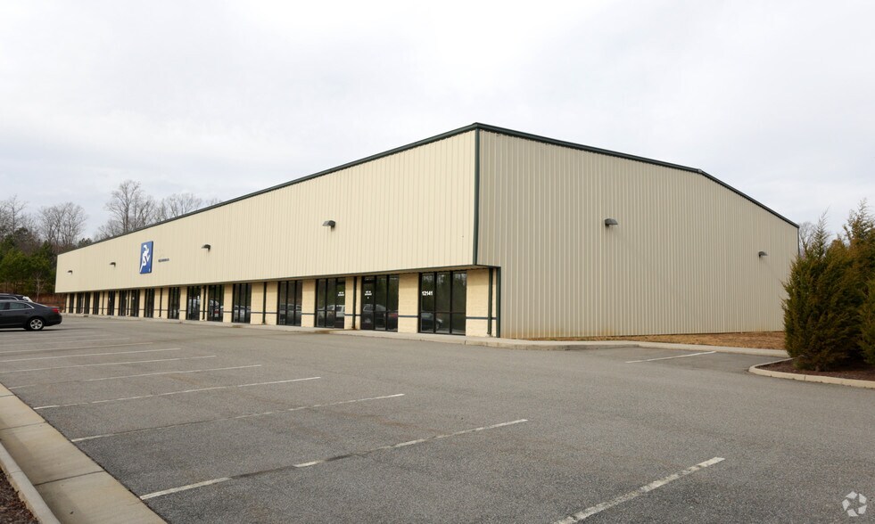 More Photos Of 12101-12121 Wilfong Ct, Midlothian Light Distribution For Lease