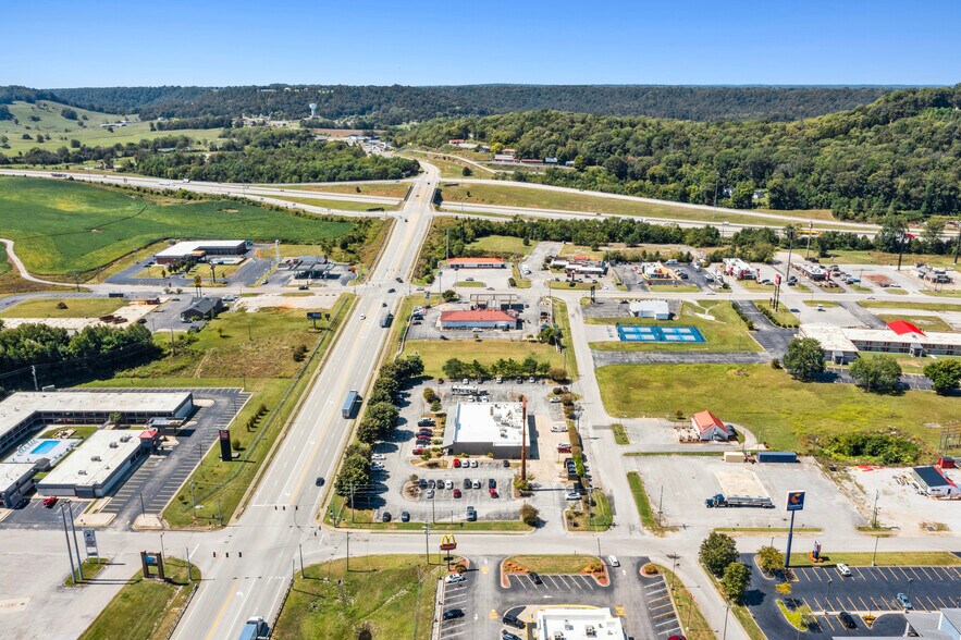 More Photos Of 800 Happy Valley St, Cave City Restaurant For Sale