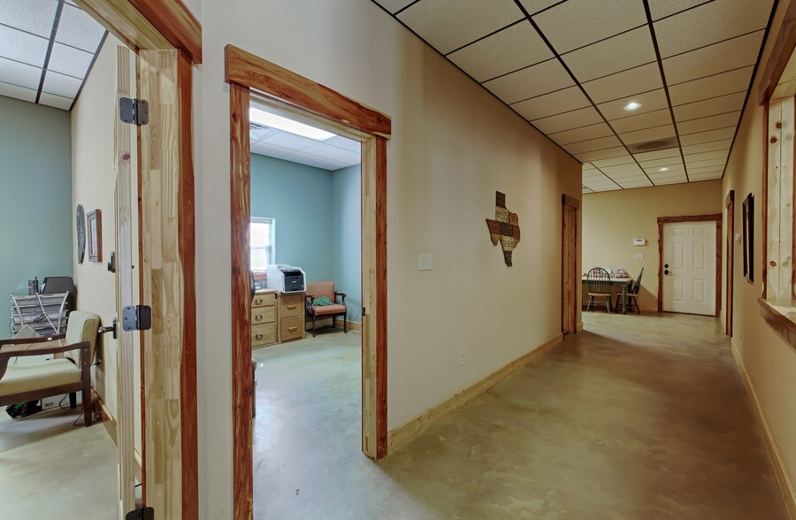 More Photos Of 1274 Blake Rd, Conroe Office For Lease