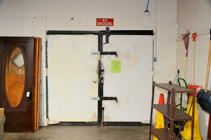 More Photos Of 700 Broadway Ave, Chesterton Freestanding For Sale