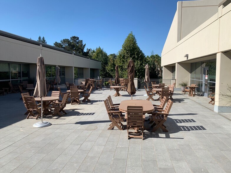 More Photos Of 900 Arastradero Rd, Palo Alto Research And Development For Lease