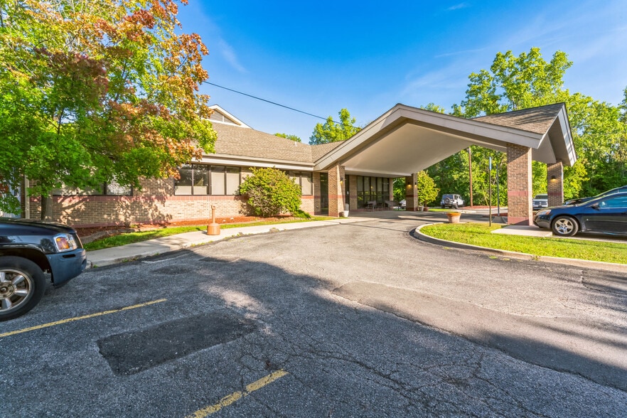 More Photos Of 5715 N Venoy Rd, Westland Medical For Sale