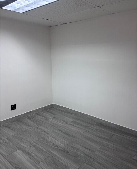 More Photos Of 95-97 Lincoln Ave, Staten Island Storefront For Lease