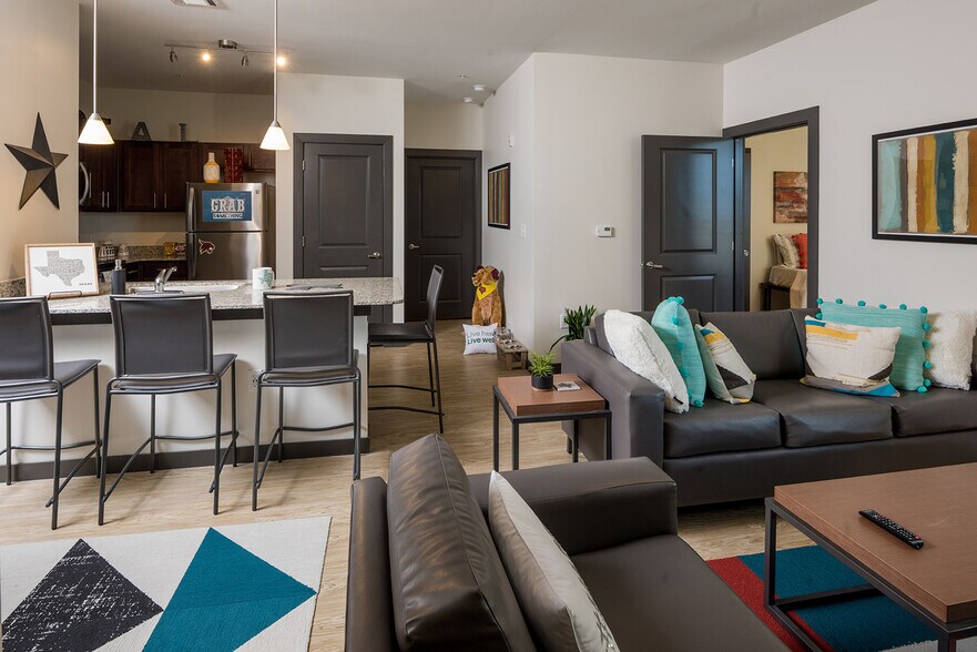 More Photos Of 210 North Edward Gary St, San Marcos Apartments For Lease