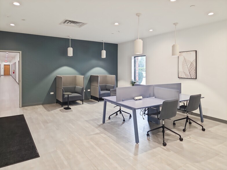 More Photos Of 611 S Milwaukee Ave, Libertyville Coworking Space